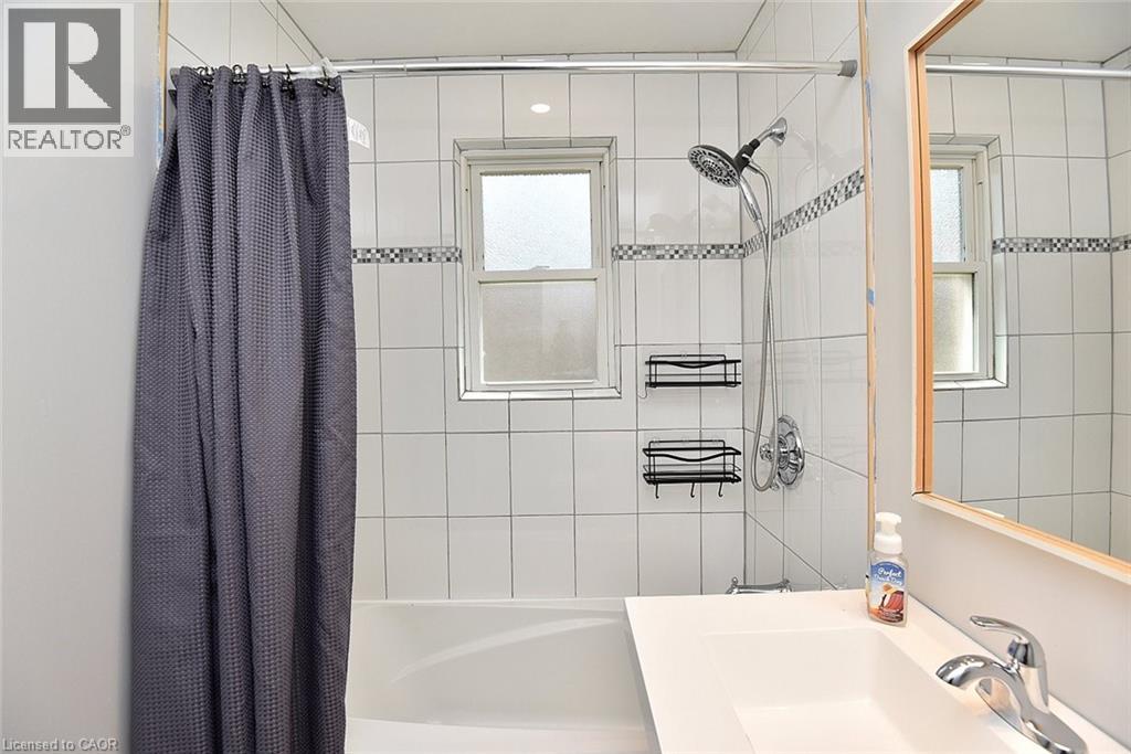 282 East 38th Street, Hamilton, Ontario  L8V 4G3 - Photo 20 - 40844731