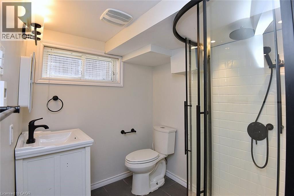 282 East 38th Street, Hamilton, Ontario  L8V 4G3 - Photo 32 - 40844731