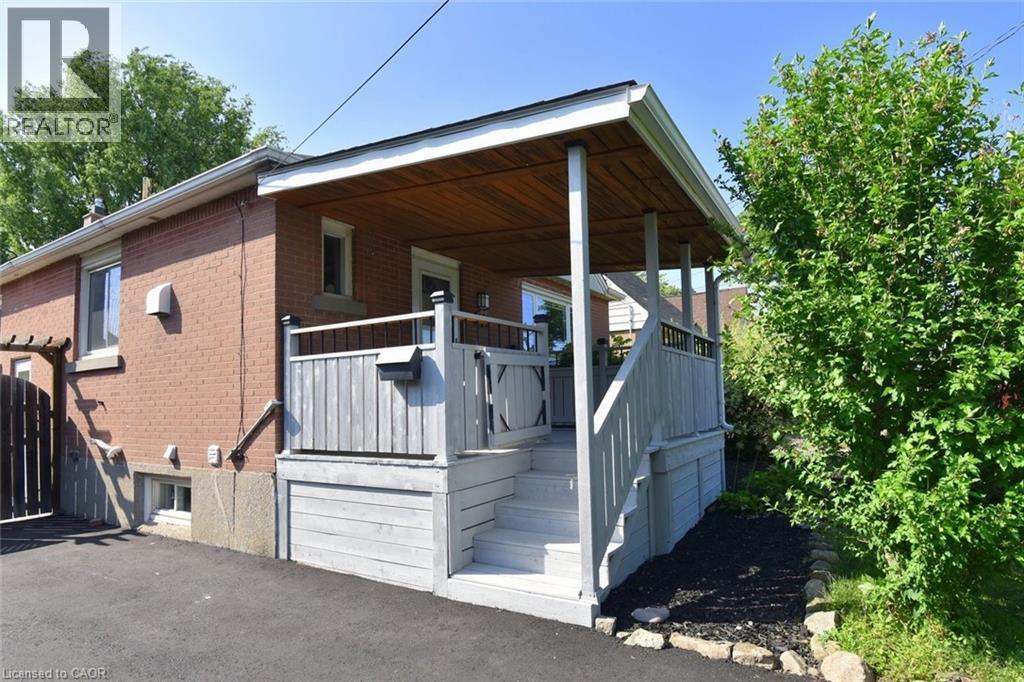 282 East 38th Street, Hamilton, Ontario  L8V 4G3 - Photo 4 - 40844731