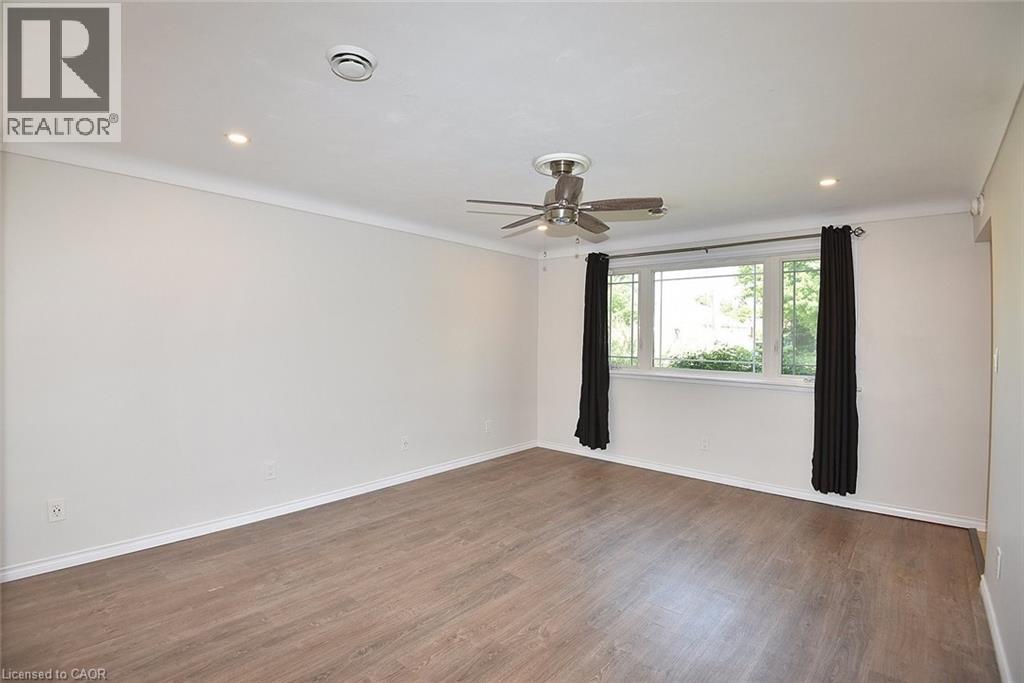 282 East 38th Street, Hamilton, Ontario  L8V 4G3 - Photo 8 - 40844731
