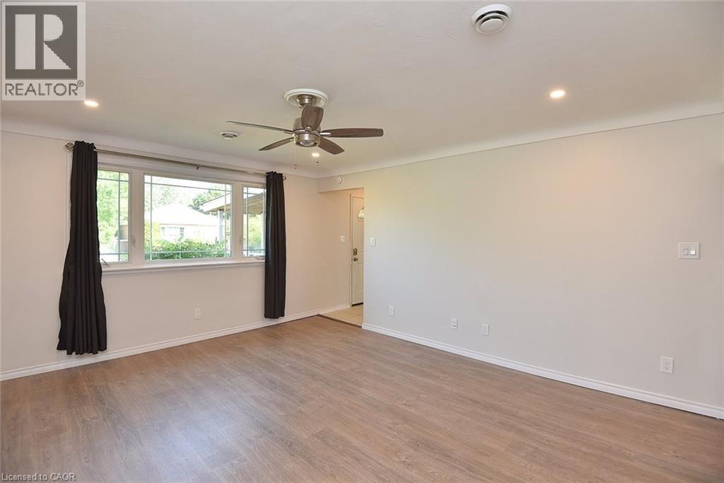282 East 38th Street, Hamilton, Ontario  L8V 4G3 - Photo 9 - 40844731