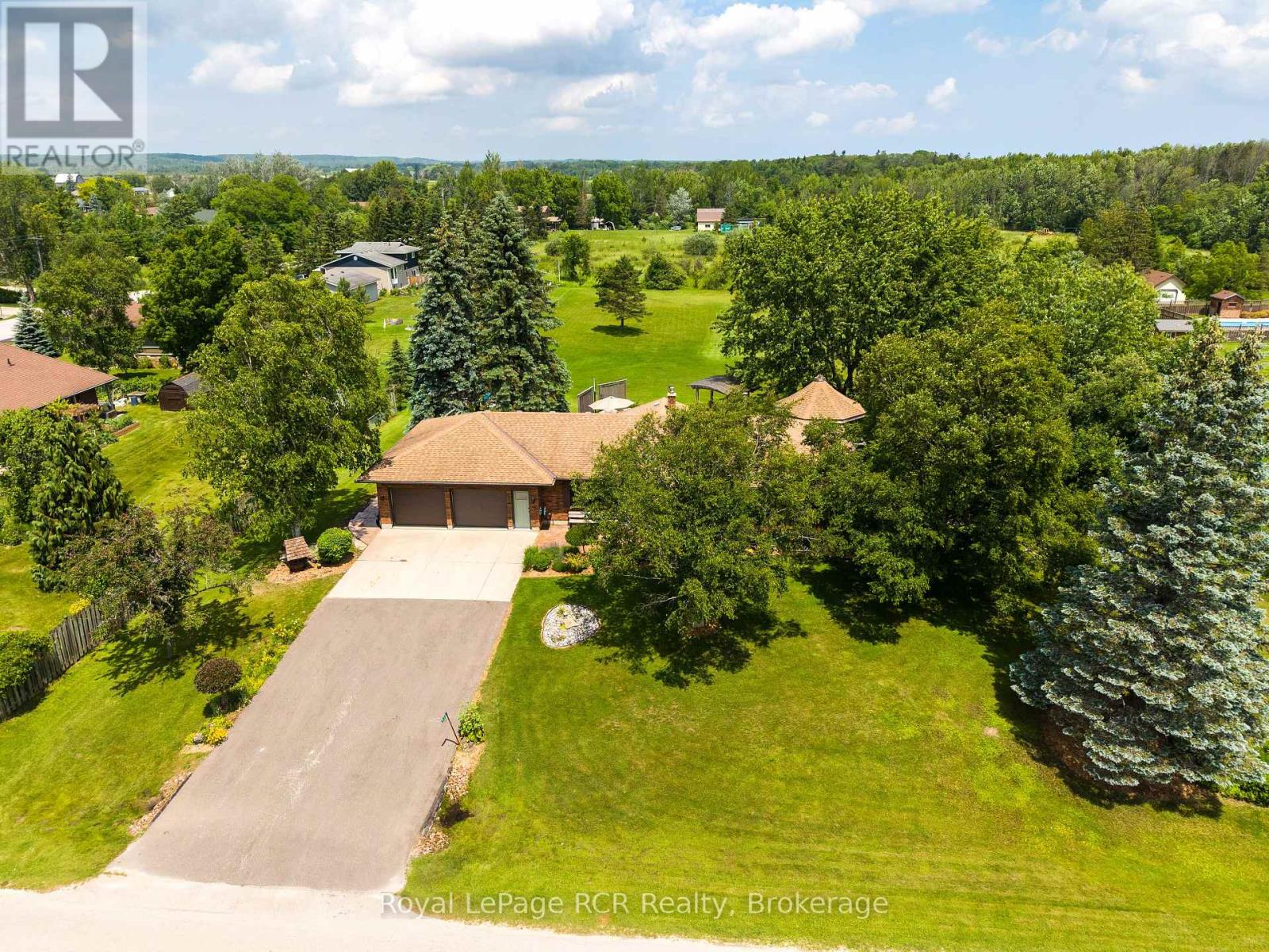 935 27TH STREET W, Georgian Bluffs, Ontario