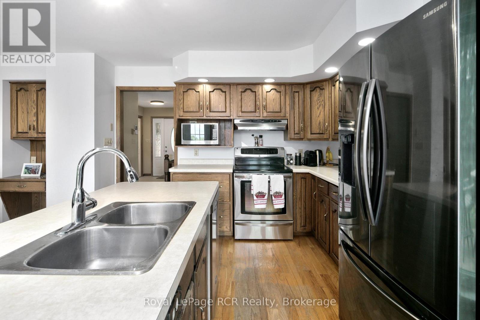 935 27th Street W, Georgian Bluffs, Ontario  N4K 0G3 - Photo 14 - X13518198