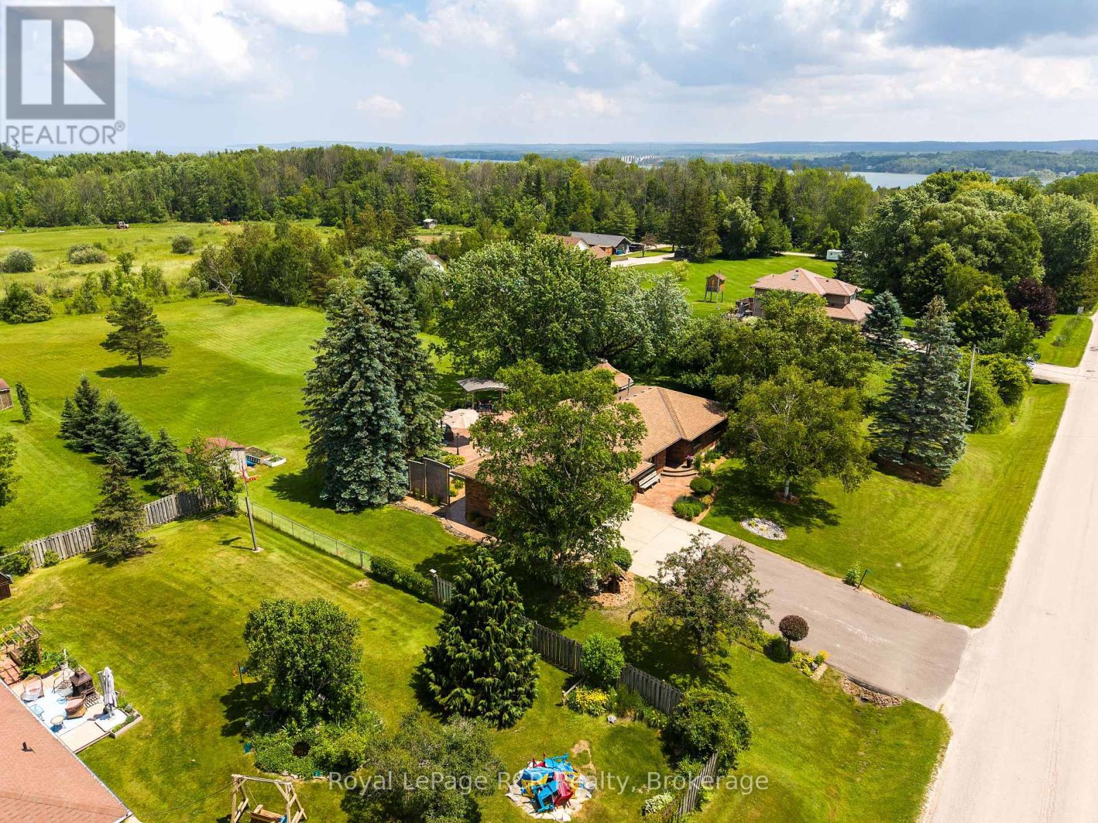 935 27th Street W, Georgian Bluffs, Ontario  N4K 0G3 - Photo 6 - X13518198