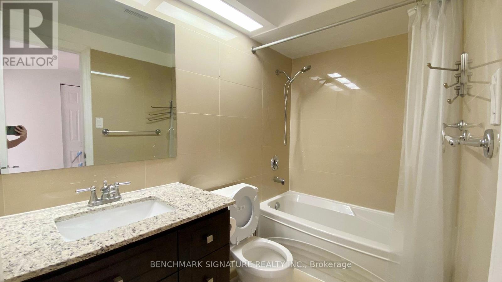 46 Rock Moss Way, Toronto, Ontario  M2H 3E8 - Photo 8 - C13518178
