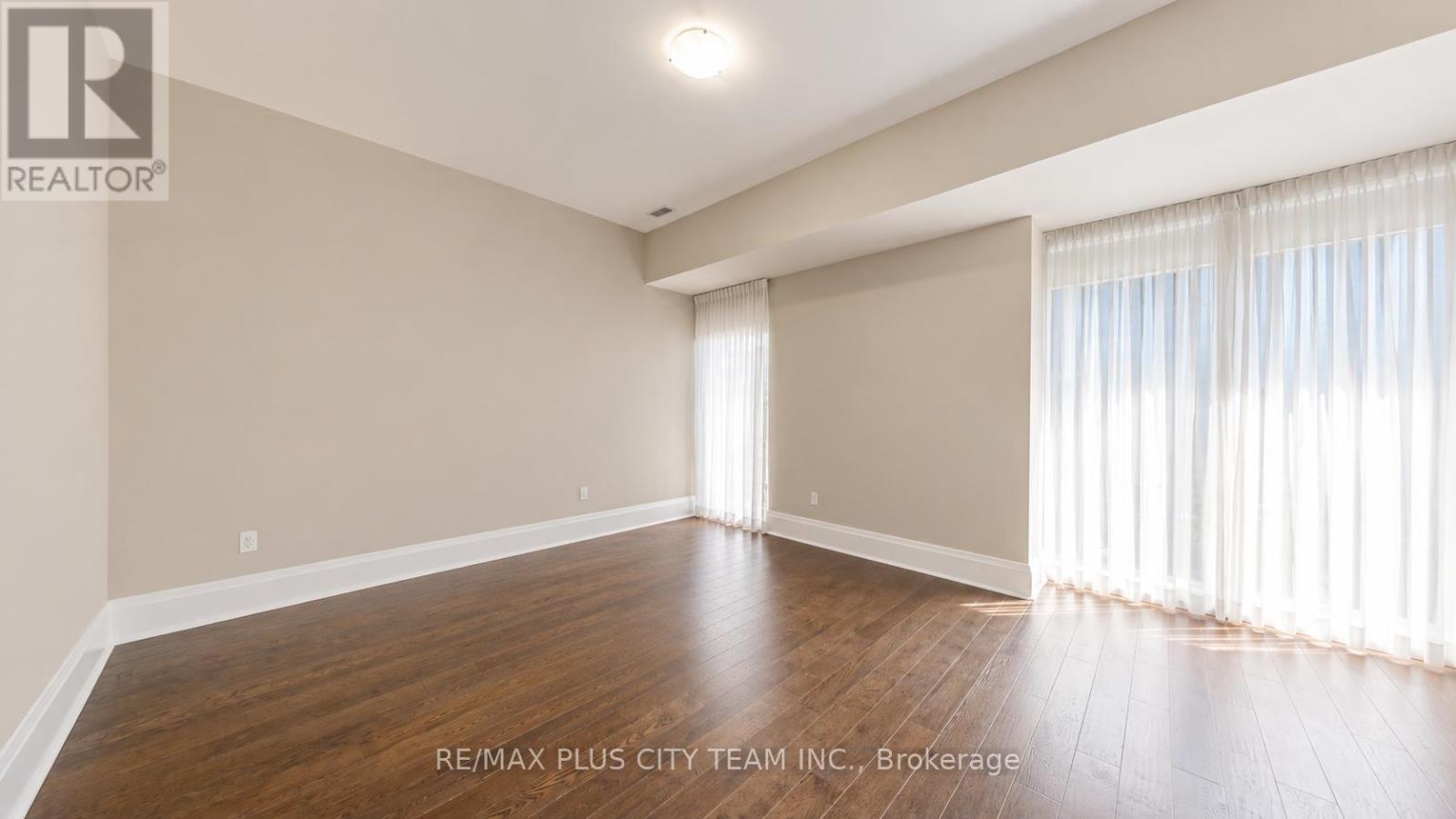 Th122 - 29 Queens Quay E, Toronto, Ontario  M5E 0A5 - Photo 14 - C13518482