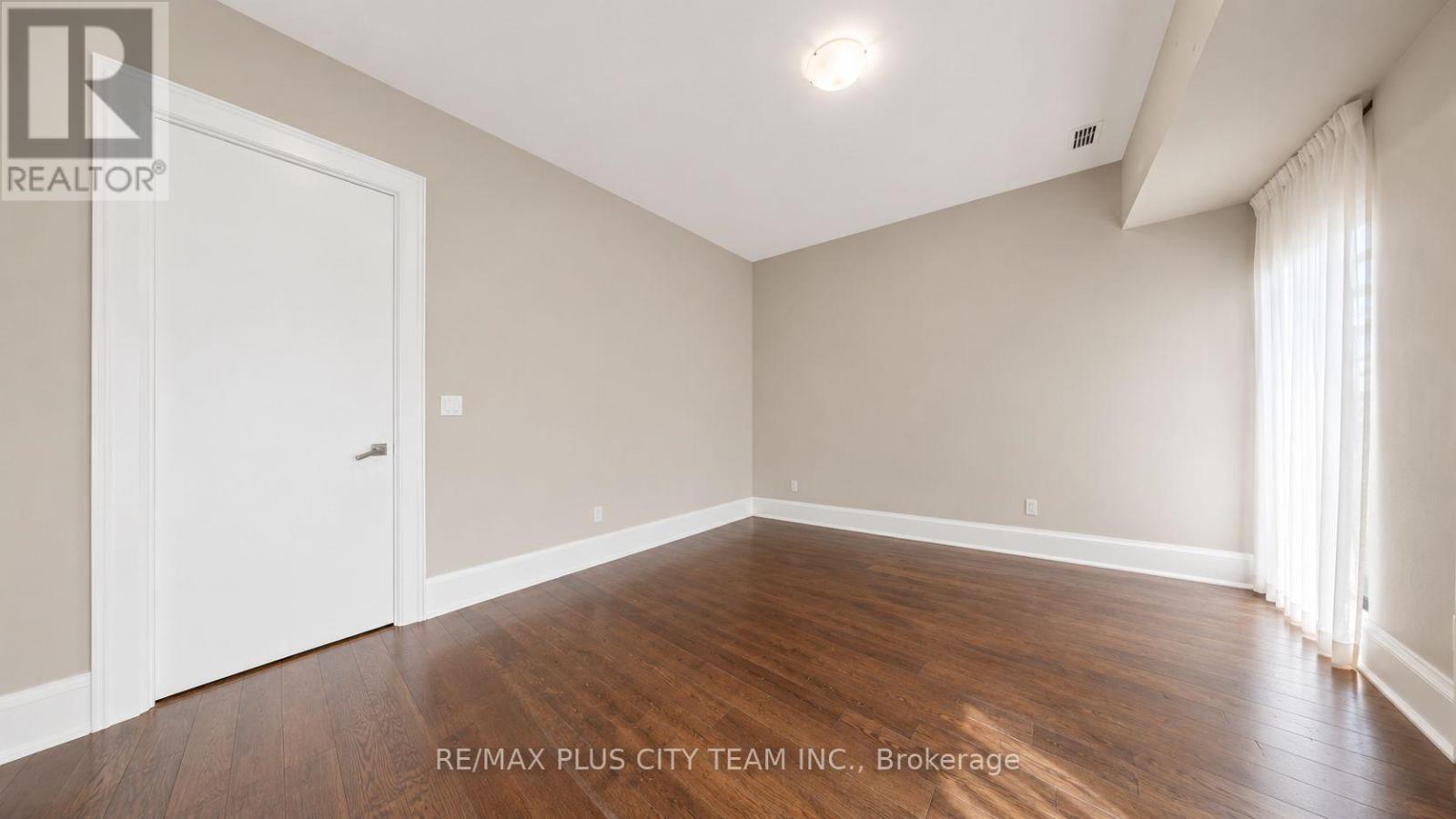 Th122 - 29 Queens Quay E, Toronto, Ontario  M5E 0A5 - Photo 16 - C13518482