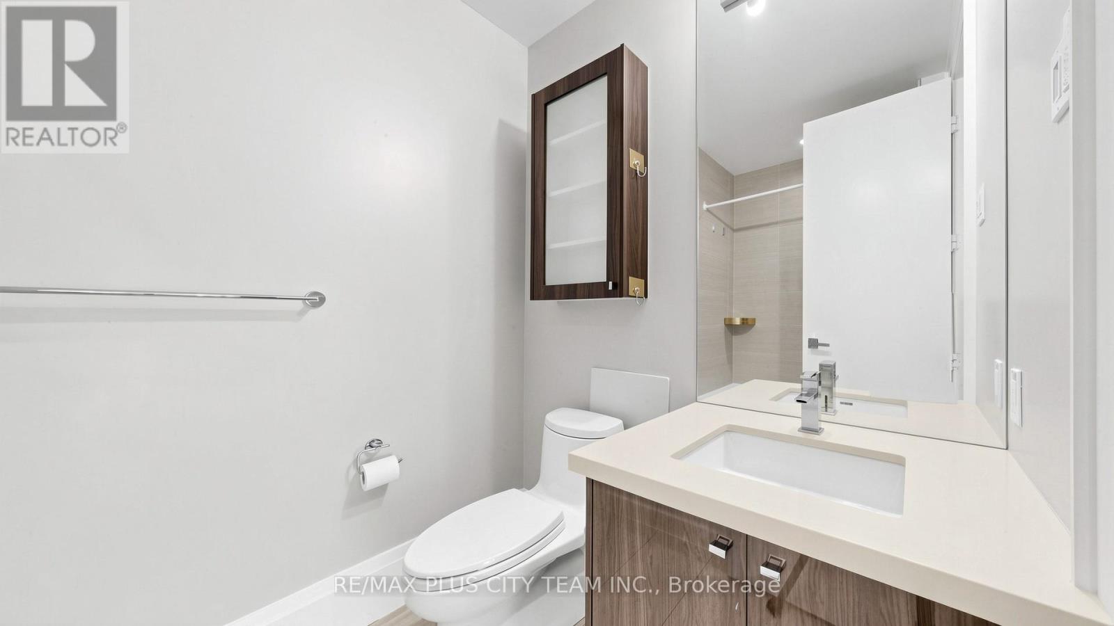 Th122 - 29 Queens Quay E, Toronto, Ontario  M5E 0A5 - Photo 17 - C13518482