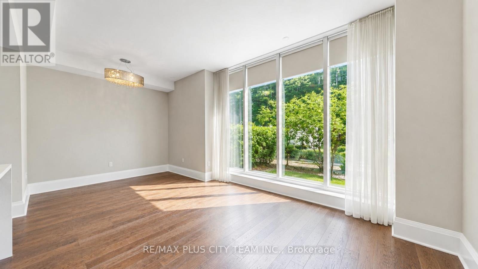 Th122 - 29 Queens Quay E, Toronto, Ontario  M5E 0A5 - Photo 3 - C13518482