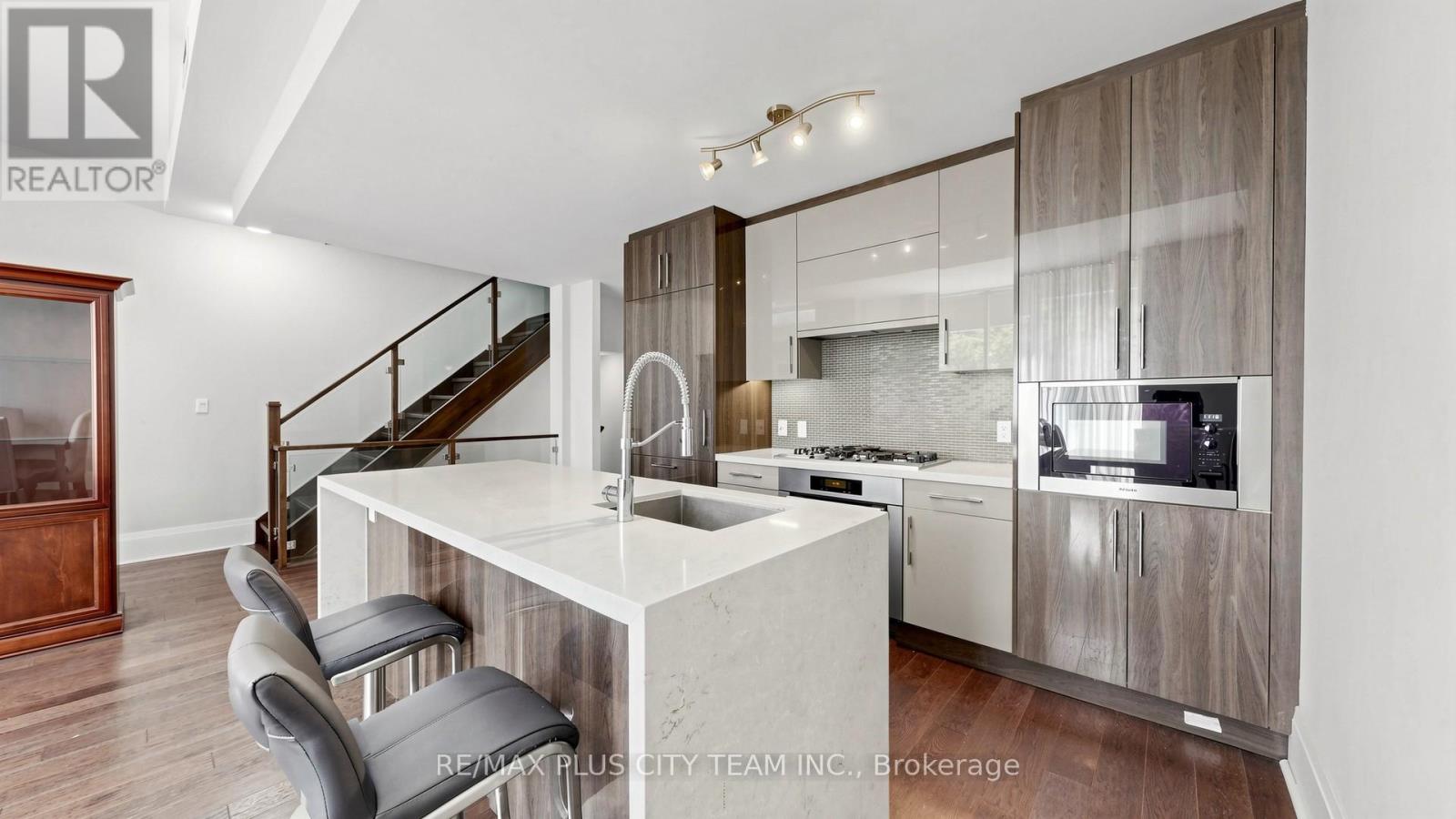 Th122 - 29 Queens Quay E, Toronto, Ontario  M5E 0A5 - Photo 6 - C13518482