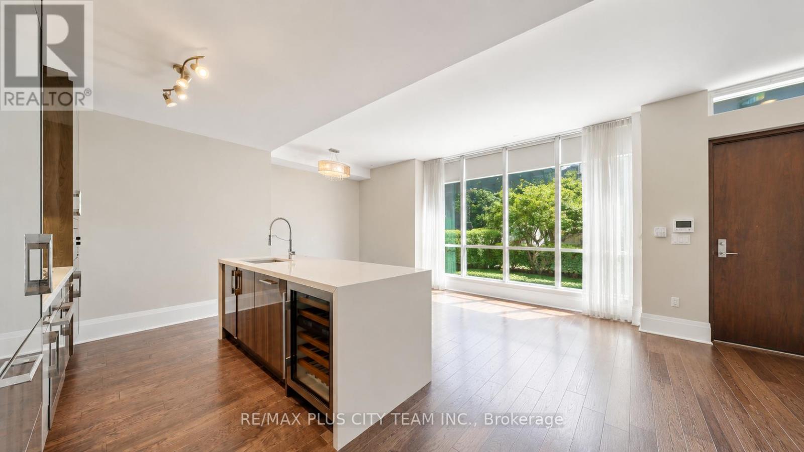 Th122 - 29 Queens Quay E, Toronto, Ontario  M5E 0A5 - Photo 7 - C13518482