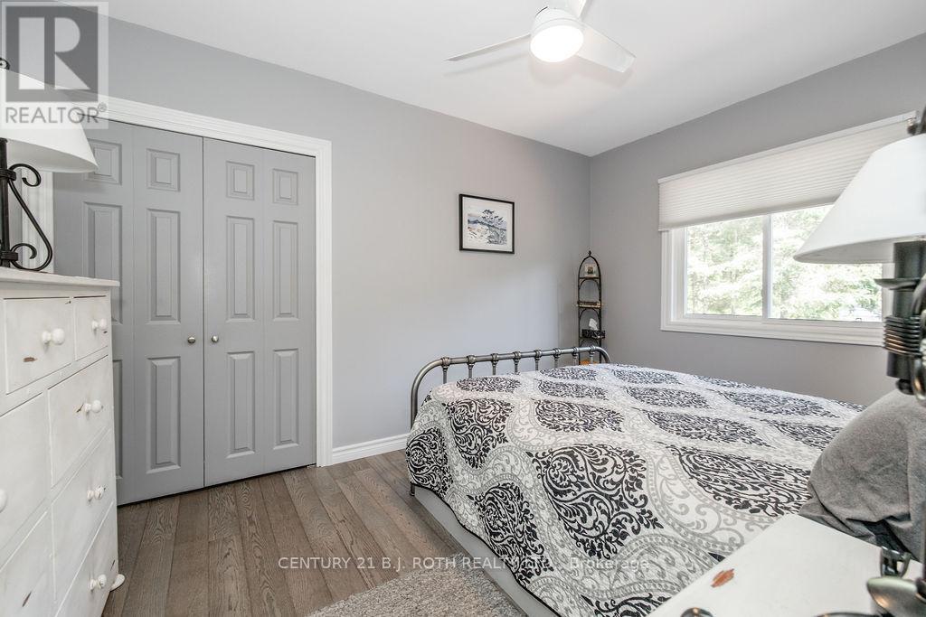 31 Robern Avenue, Tiny, Ontario  L0L 2J0 - Photo 15 - S13518302