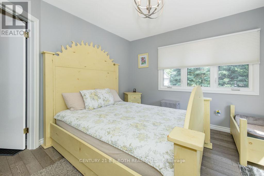31 Robern Avenue, Tiny, Ontario  L0L 2J0 - Photo 18 - S13518302