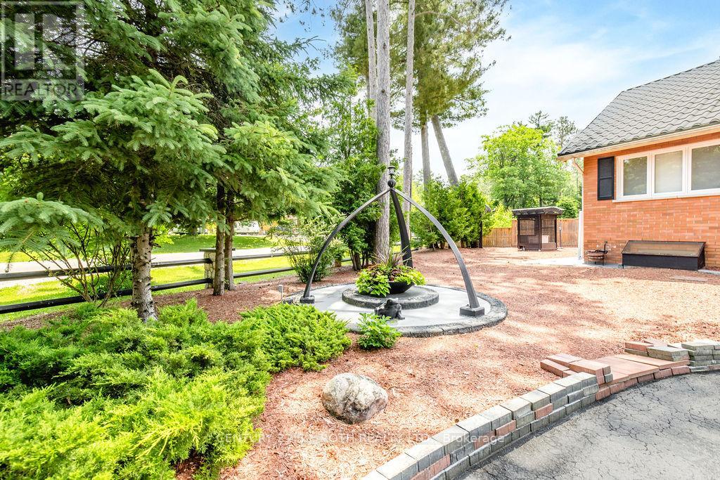 31 Robern Avenue, Tiny, Ontario  L0L 2J0 - Photo 2 - S13518302