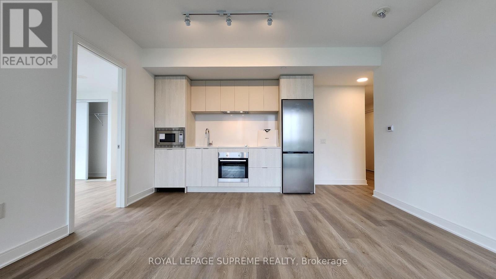 402 - 86 Dundas Street E, Mississauga, Ontario L5A 0B1 - Photo 2 - W13518174