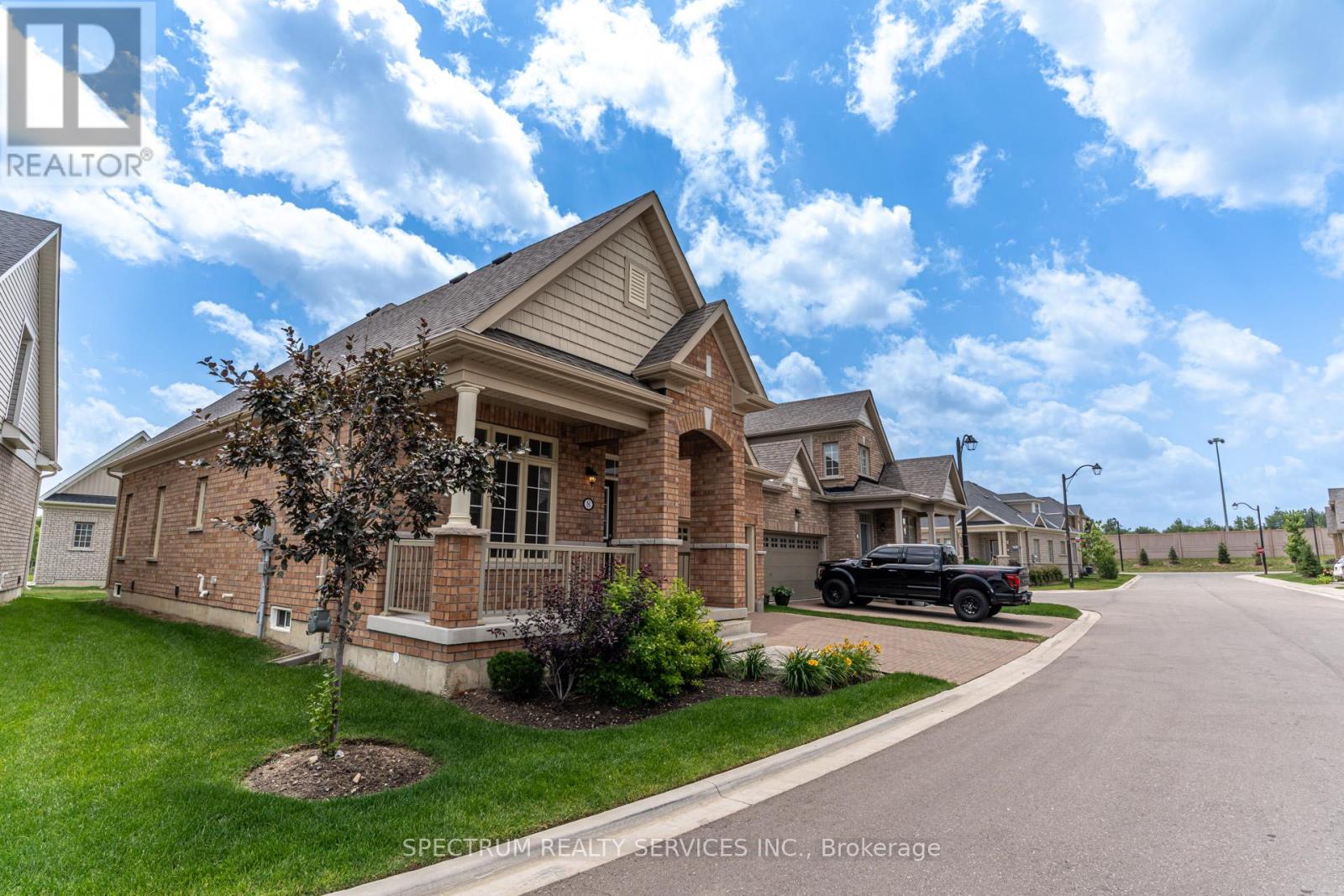8 Abelia Street, Brampton, Ontario L6R 4C7 - Photo 5 - W13518240