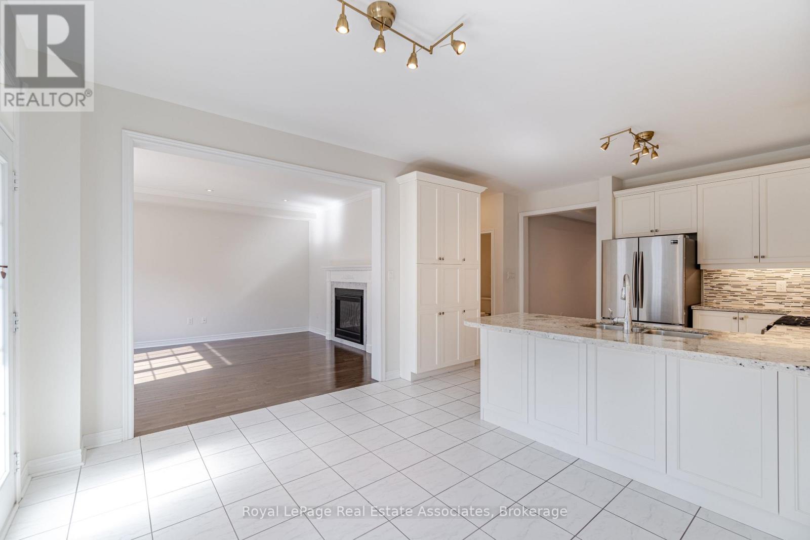 3172 Ernest Appelbe Boulevard, Oakville, Ontario  L6H 7C3 - Photo 10 - W13518248