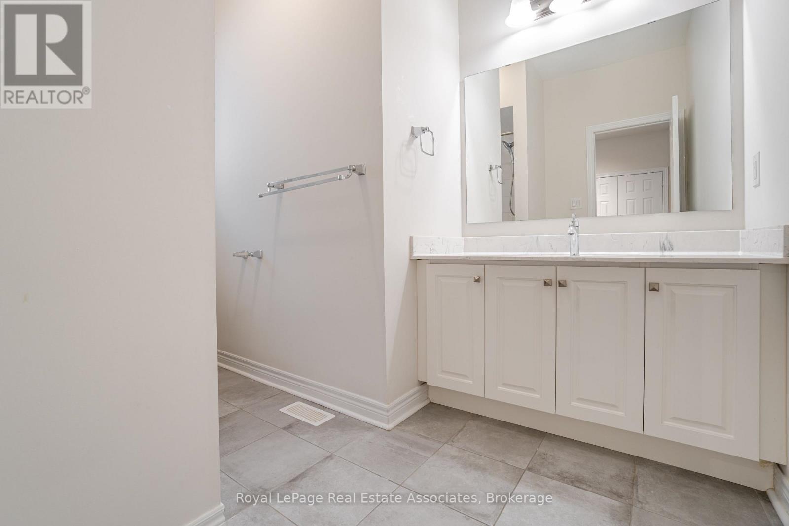 3172 Ernest Appelbe Boulevard, Oakville, Ontario  L6H 7C3 - Photo 23 - W13518248
