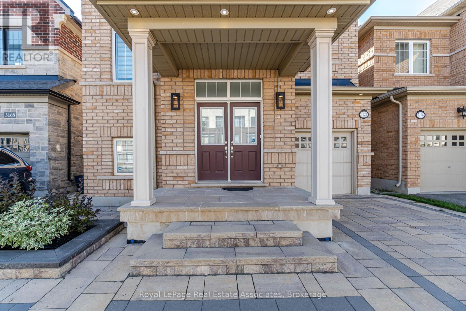 3172 Ernest Appelbe Boulevard, Oakville, Ontario  L6H 7C3 - Photo 3 - W13518248