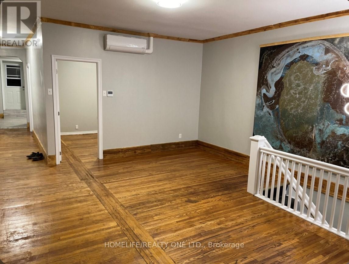 1600 Queen Street W, Toronto, Ontario M6R 1A8 - Photo 17 - W13518256