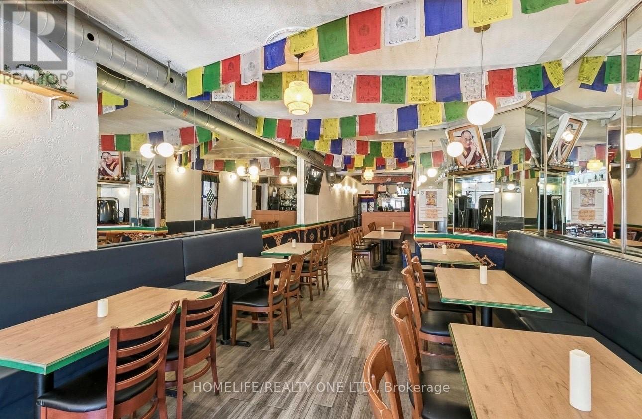 1600 Queen Street W, Toronto, Ontario M6R 1A8 - Photo 4 - W13518256