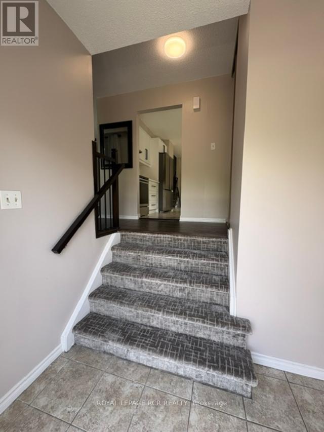 97 Weybridge Trail, Brampton, Ontario  L6V 3S4 - Photo 2 - W13518354