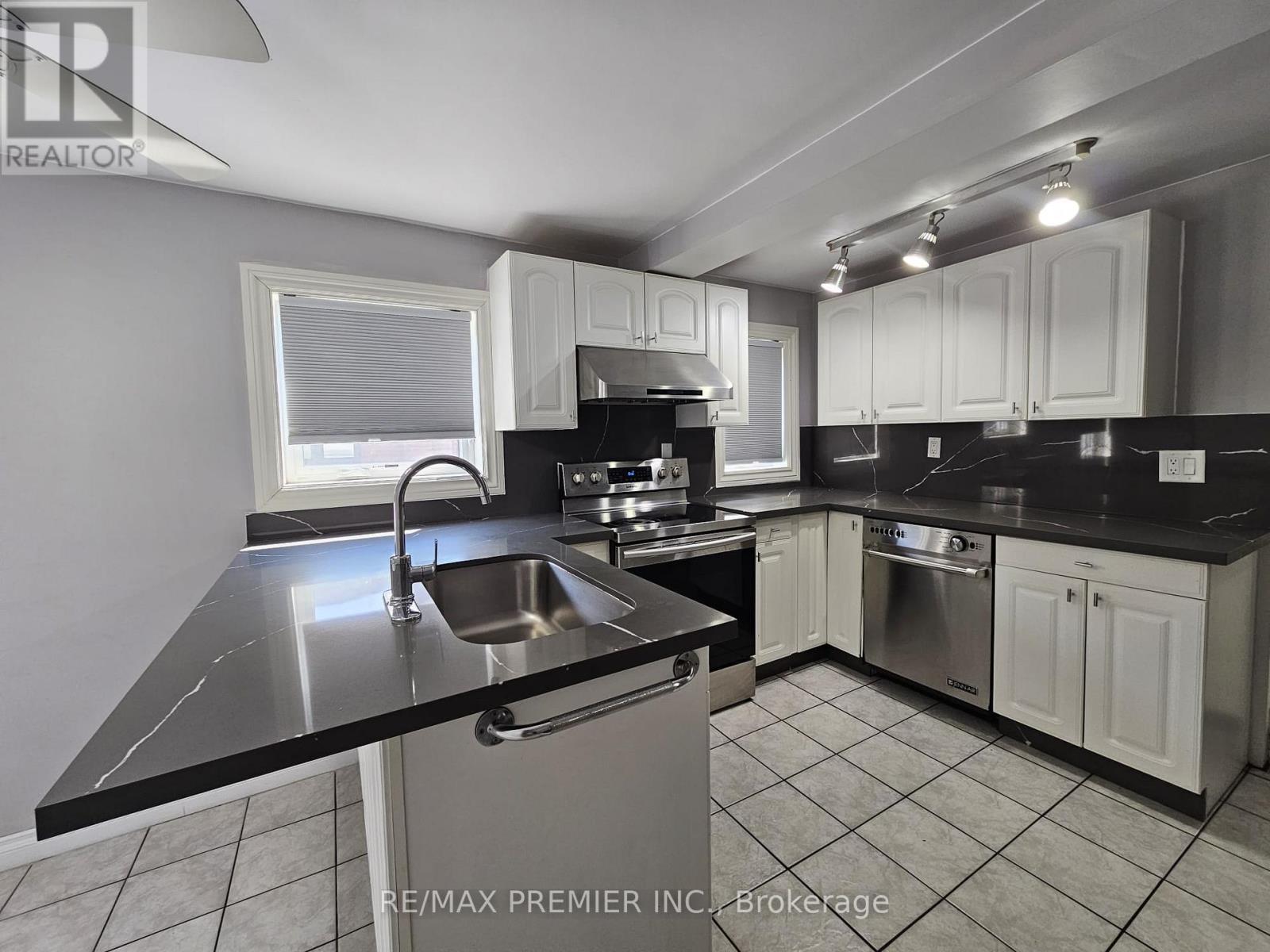 Main & 2nd - 31 Compton Crescent, Toronto, Ontario  M3M 2C3 - Photo 3 - W13518384