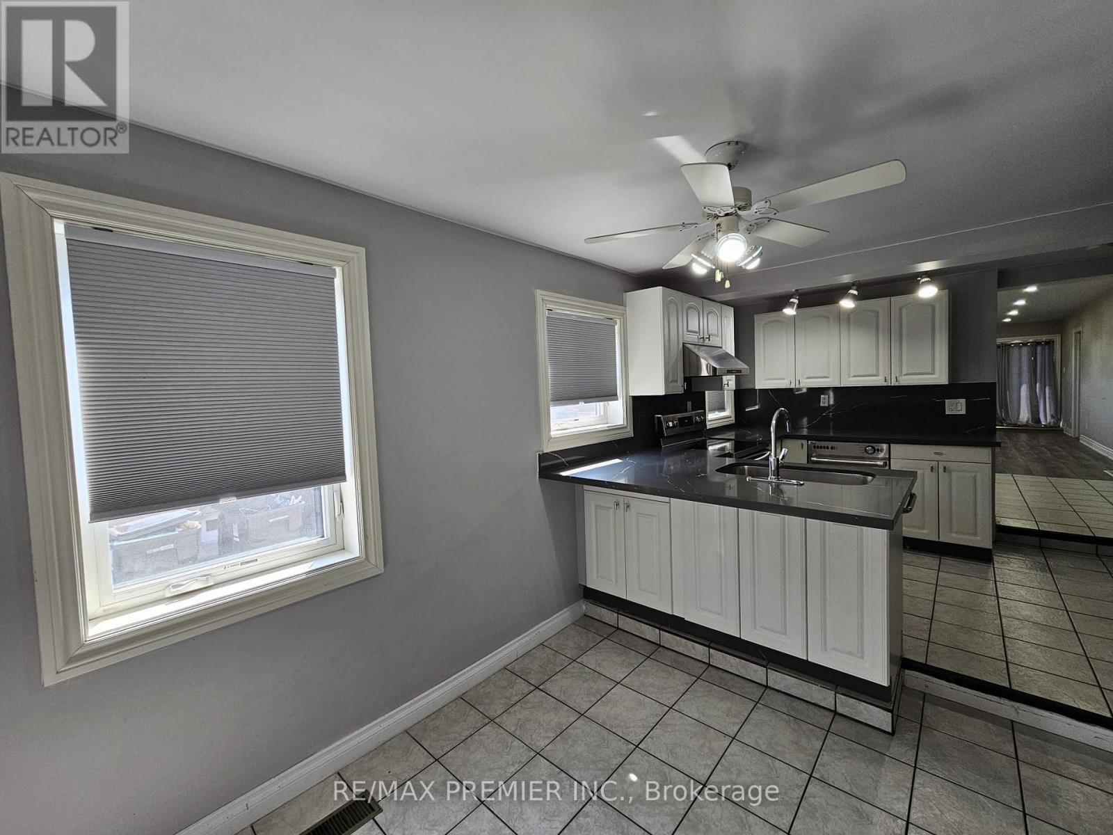 Main & 2nd - 31 Compton Crescent, Toronto, Ontario  M3M 2C3 - Photo 5 - W13518384