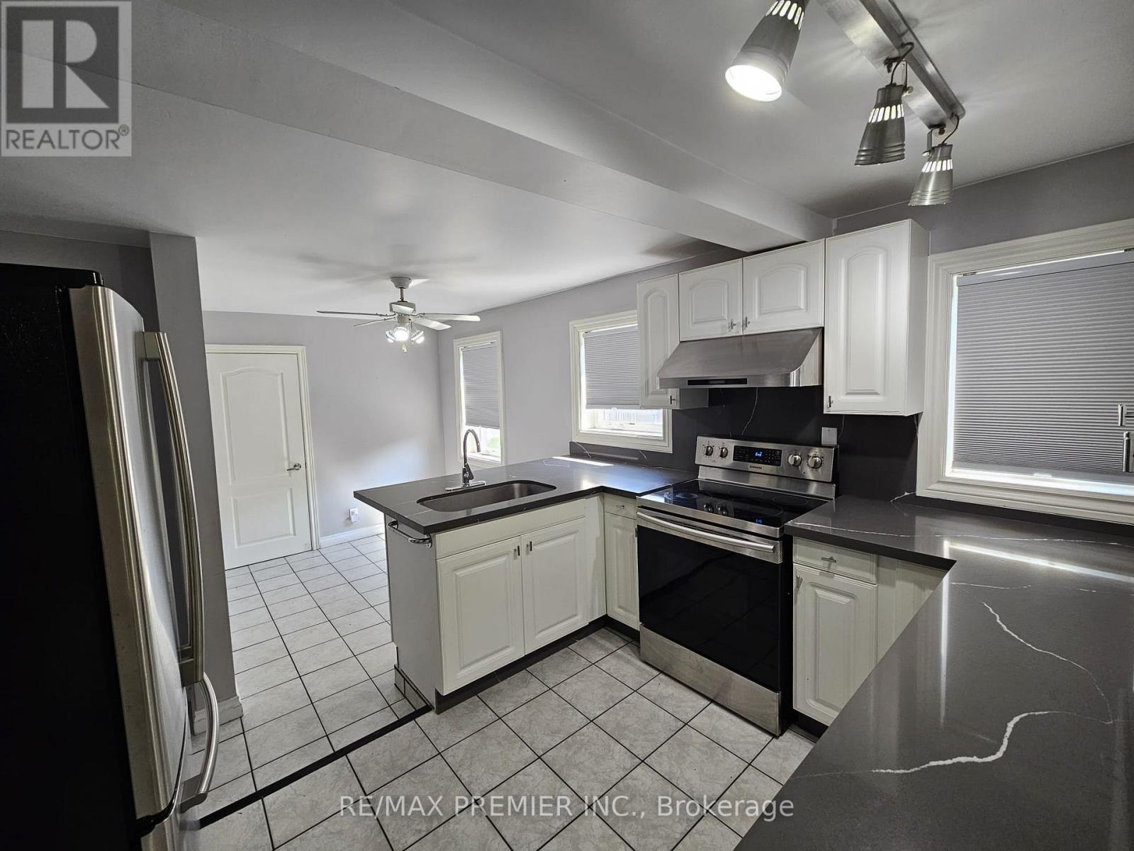 Main & 2nd - 31 Compton Crescent, Toronto, Ontario  M3M 2C3 - Photo 6 - W13518384