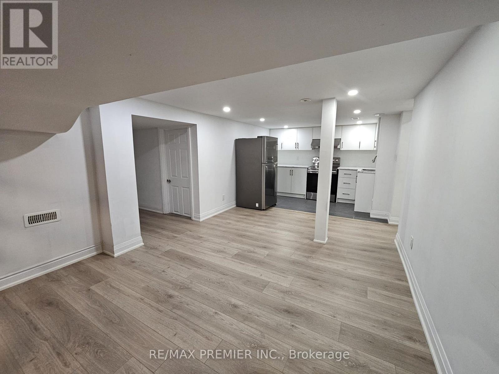 Bsmt Apt A - 31 Compton Crescent, Toronto, Ontario  M3M 2C3 - Photo 4 - W13518386
