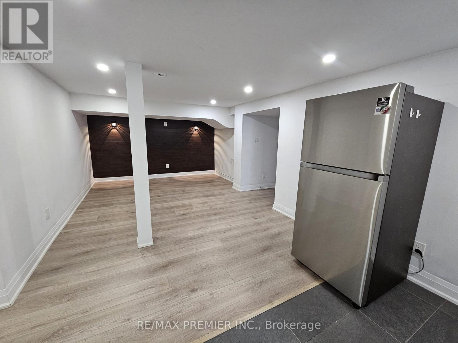 Bsmt Apt A - 31 Compton Crescent, Toronto, Ontario  M3M 2C3 - Photo 5 - W13518386
