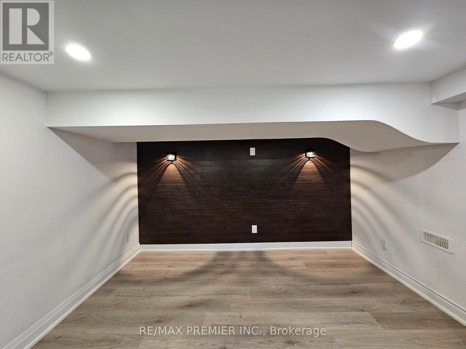 Bsmt Apt A - 31 Compton Crescent, Toronto, Ontario  M3M 2C3 - Photo 6 - W13518386