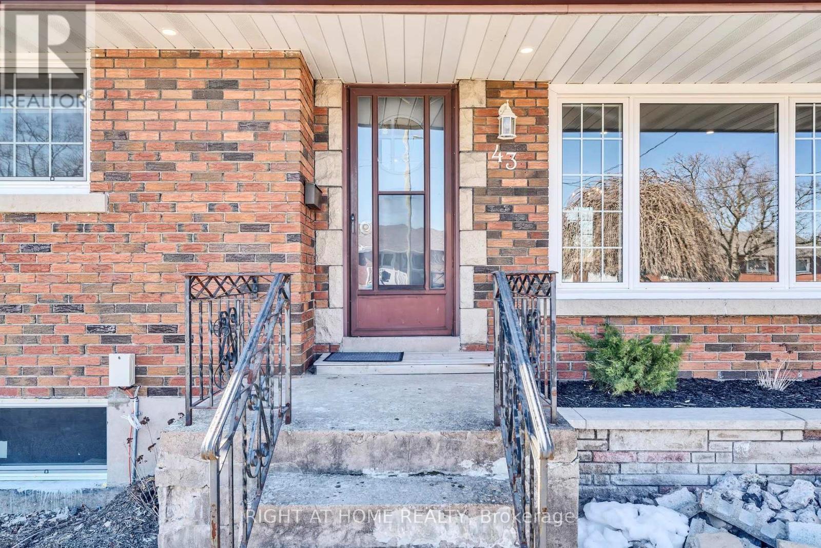 Main - 43 White Street, St. Catharines, Ontario  L2N 1Z6 - Photo 2 - X13518164