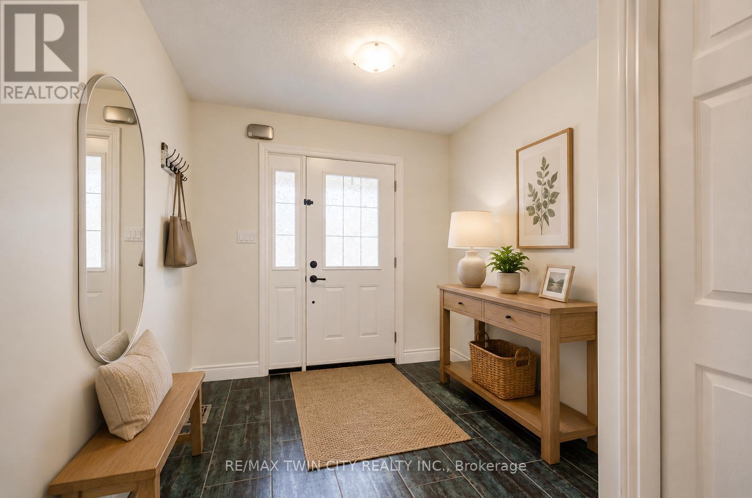 569 Violet Street, Waterloo, Ontario  N2V 2T8 - Photo 3 - X13518228