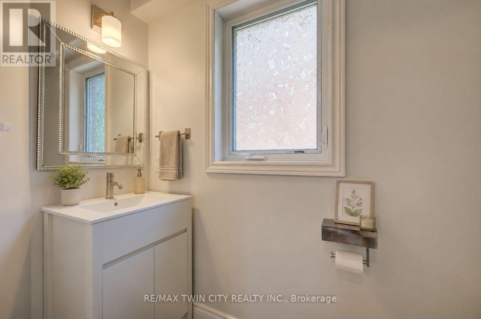 569 Violet Street, Waterloo, Ontario  N2V 2T8 - Photo 9 - X13518228