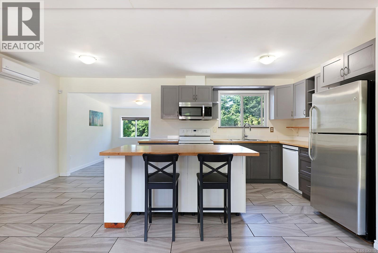 2057 Hummingbird Pl, Comox, British Columbia  V9M 2A2 - Photo 8 - 1042170
