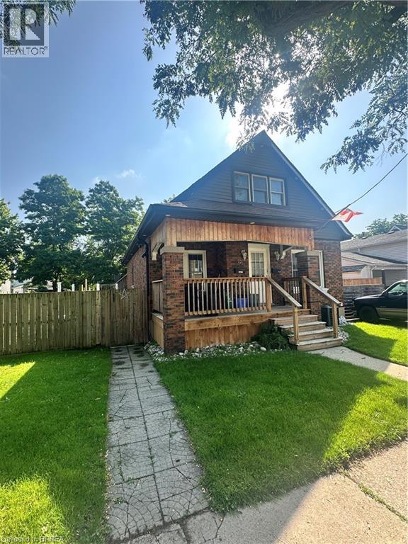 9 CROWN Street, Brantford, Ontario