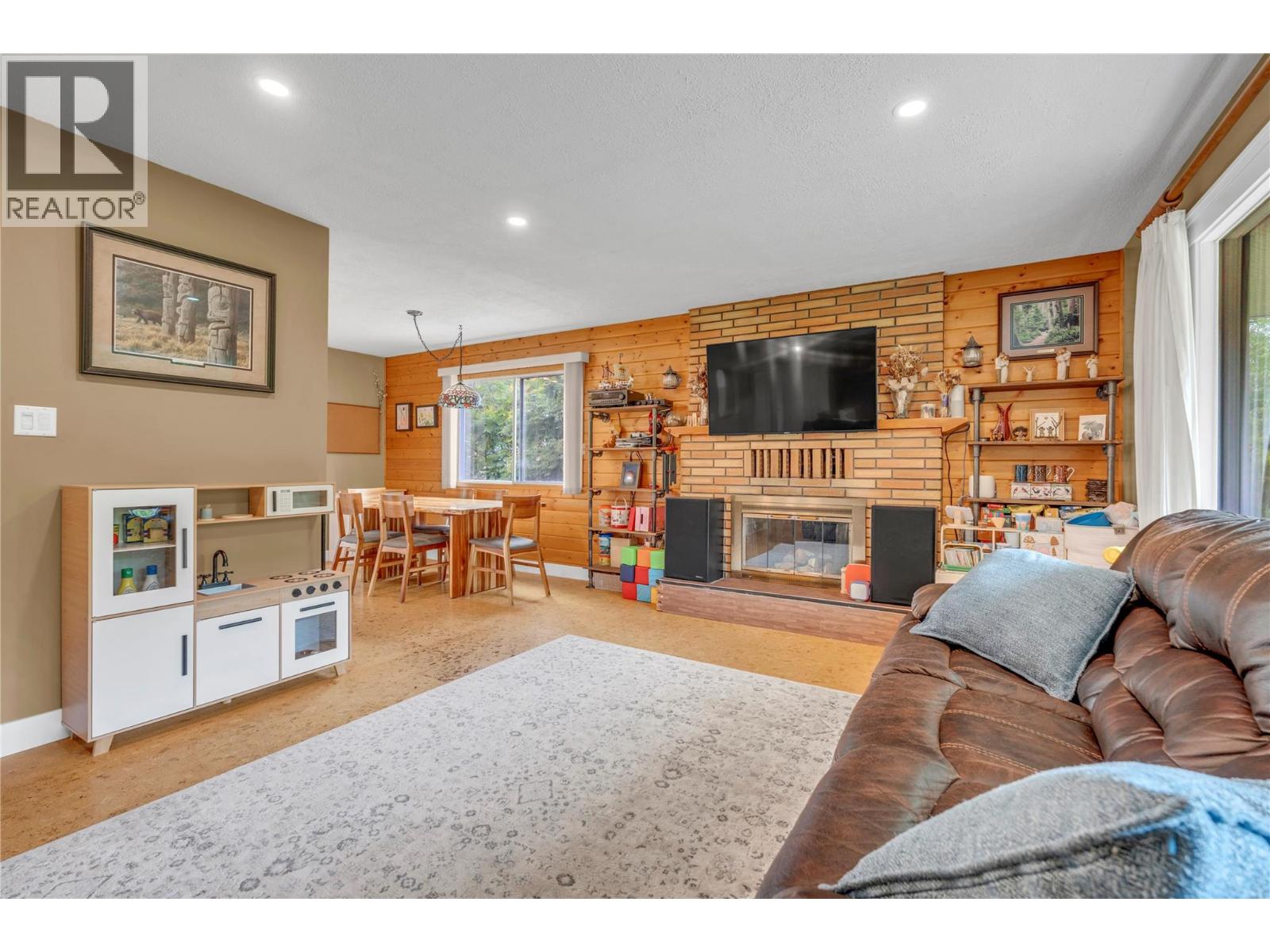 12016 Grant Avenue, Summerland, British Columbia  V0H 1Z8 - Photo 6 - 10393292