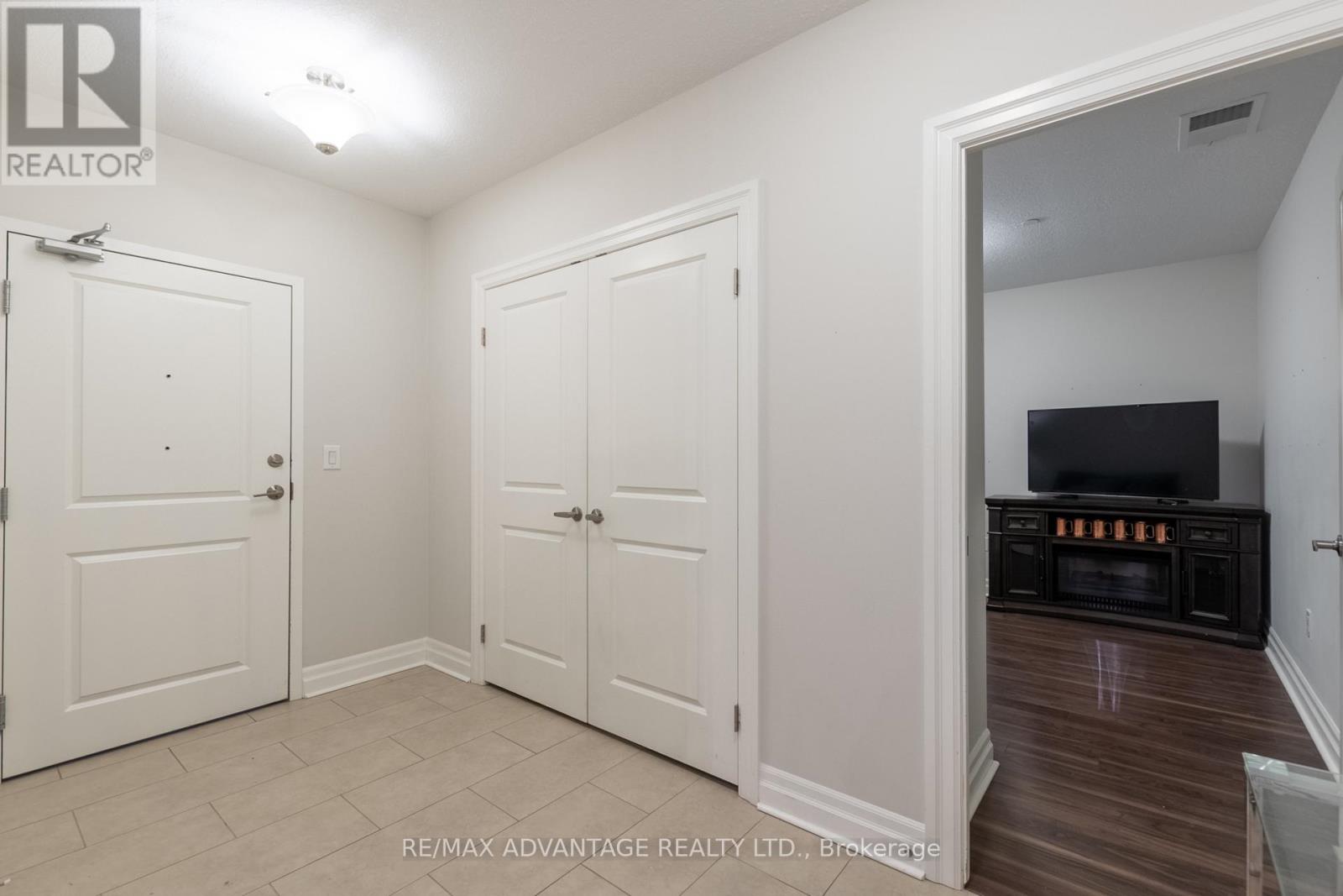 603 - 260 Villagewalk Boulevard, London North, Ontario  N6G 0P6 - Photo 4 - X13518622