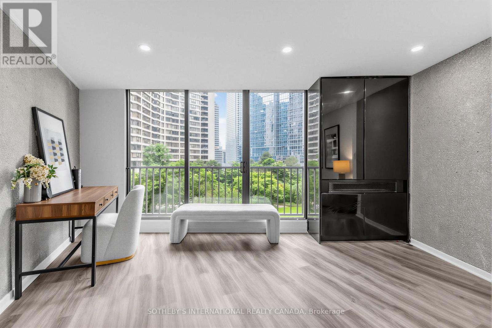 1008 - 33 Harbour Square, Toronto, Ontario  M5J 2G2 - Photo 10 - C13518580