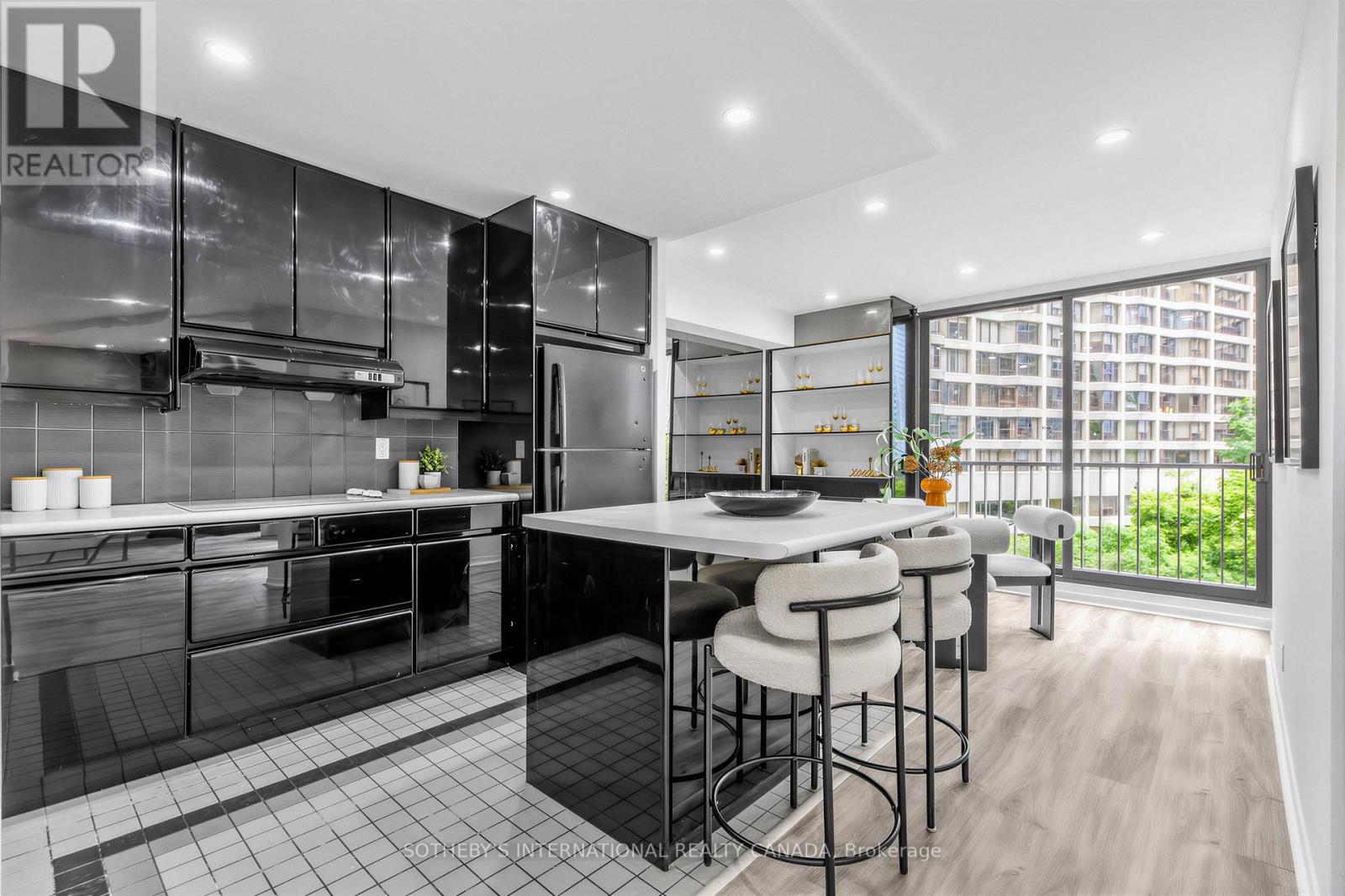 1008 - 33 Harbour Square, Toronto, Ontario  M5J 2G2 - Photo 12 - C13518580