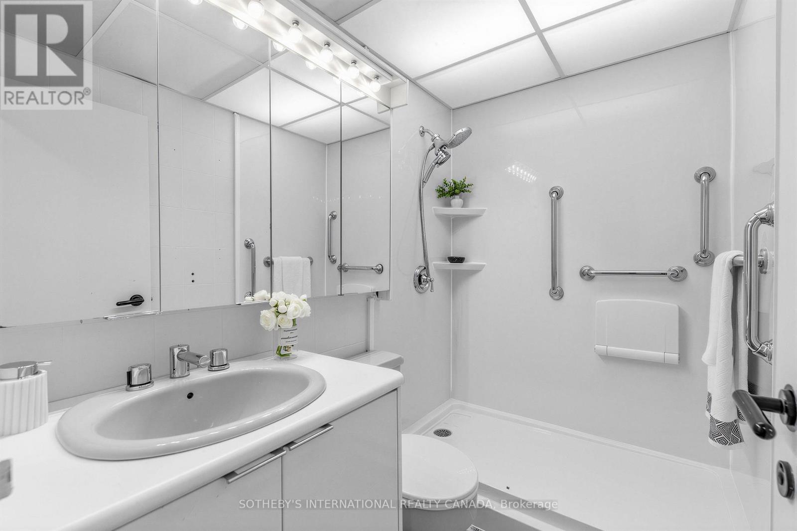 1008 - 33 Harbour Square, Toronto, Ontario  M5J 2G2 - Photo 32 - C13518580