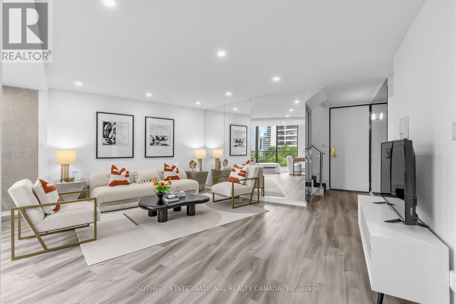 1008 - 33 Harbour Square, Toronto, Ontario  M5J 2G2 - Photo 4 - C13518580