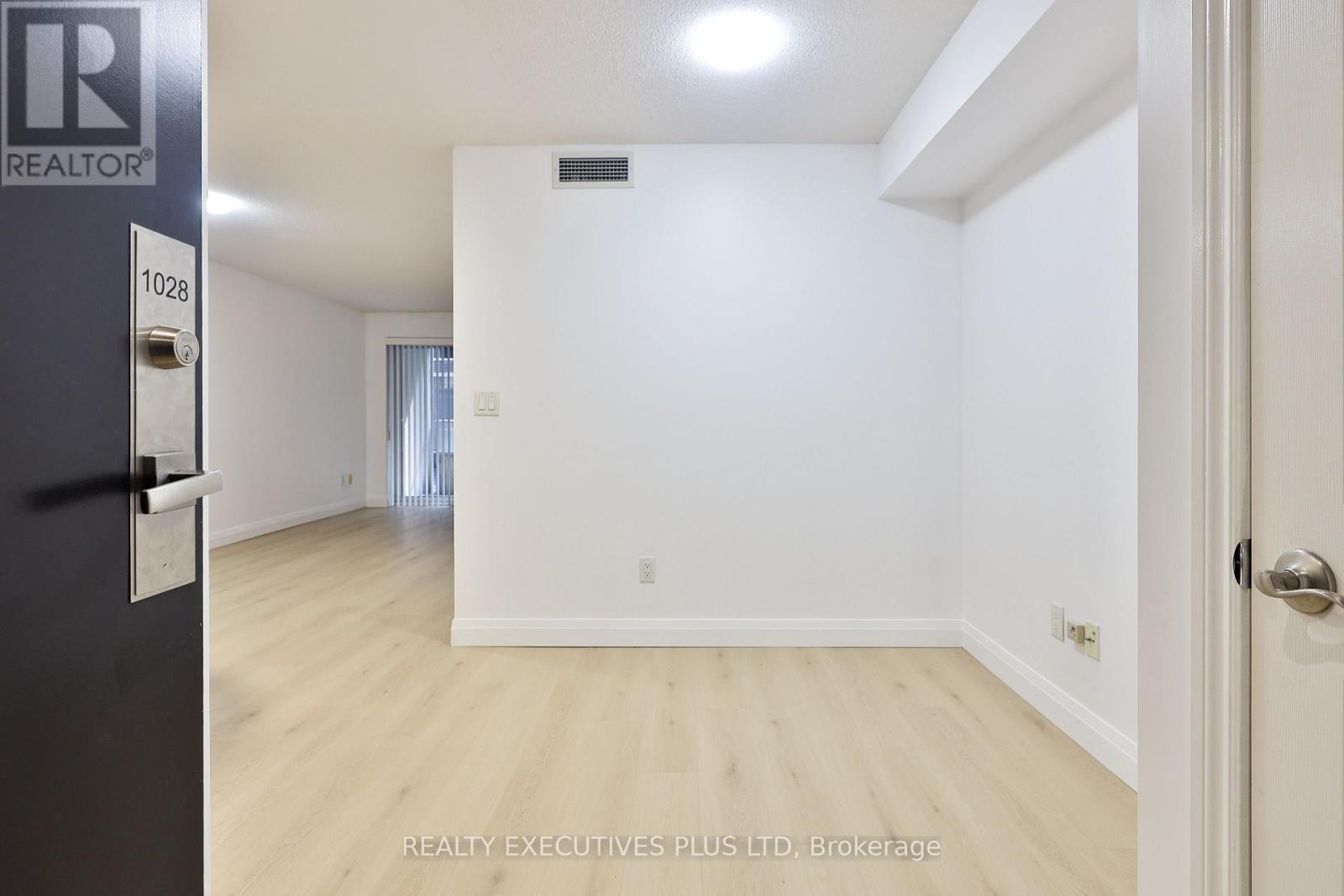 1028 - 250 Wellington Street W, Toronto, Ontario  M5V 3P6 - Photo 2 - C13518594