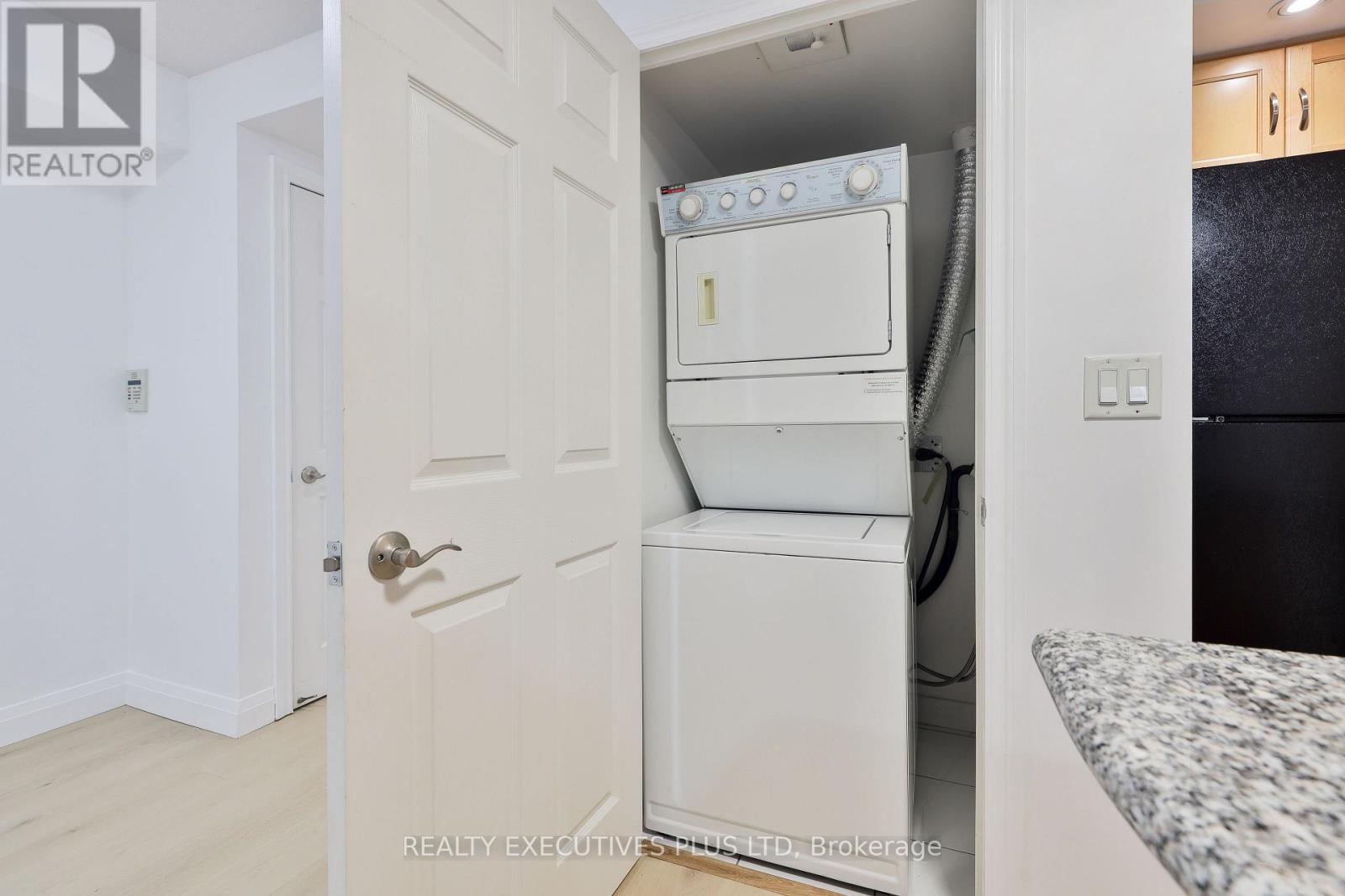 1028 - 250 Wellington Street W, Toronto, Ontario  M5V 3P6 - Photo 11 - C13518634