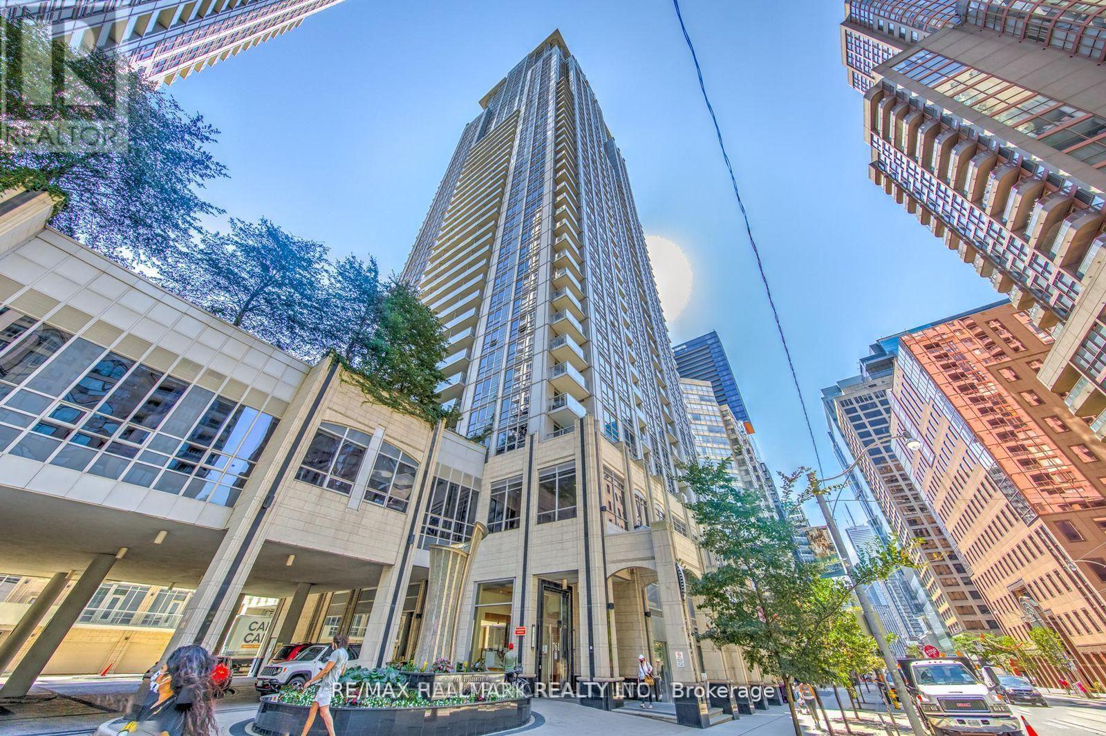 610 - 761 BAY STREET, Toronto, Ontario