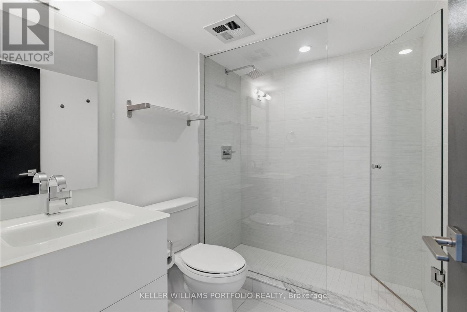 932 - 111 St Clair Avenue W, Toronto, Ontario  M4V 1N5 - Photo 32 - C13518656