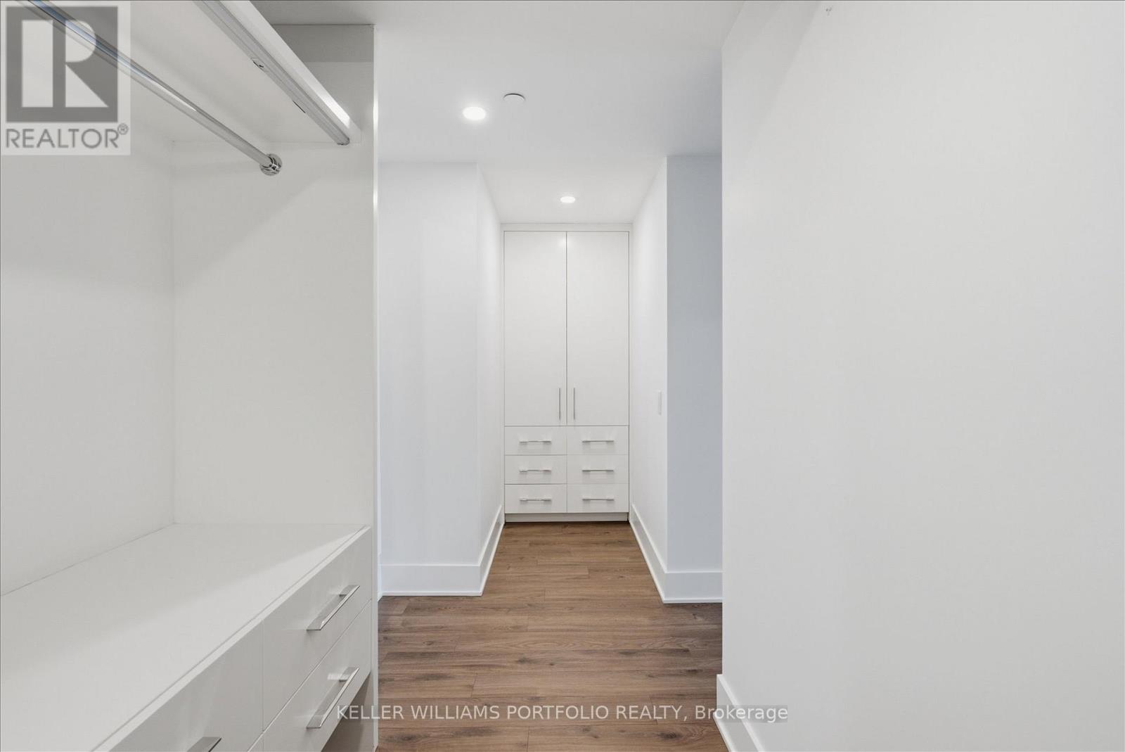 932 - 111 St Clair Avenue W, Toronto, Ontario  M4V 1N5 - Photo 38 - C13518656