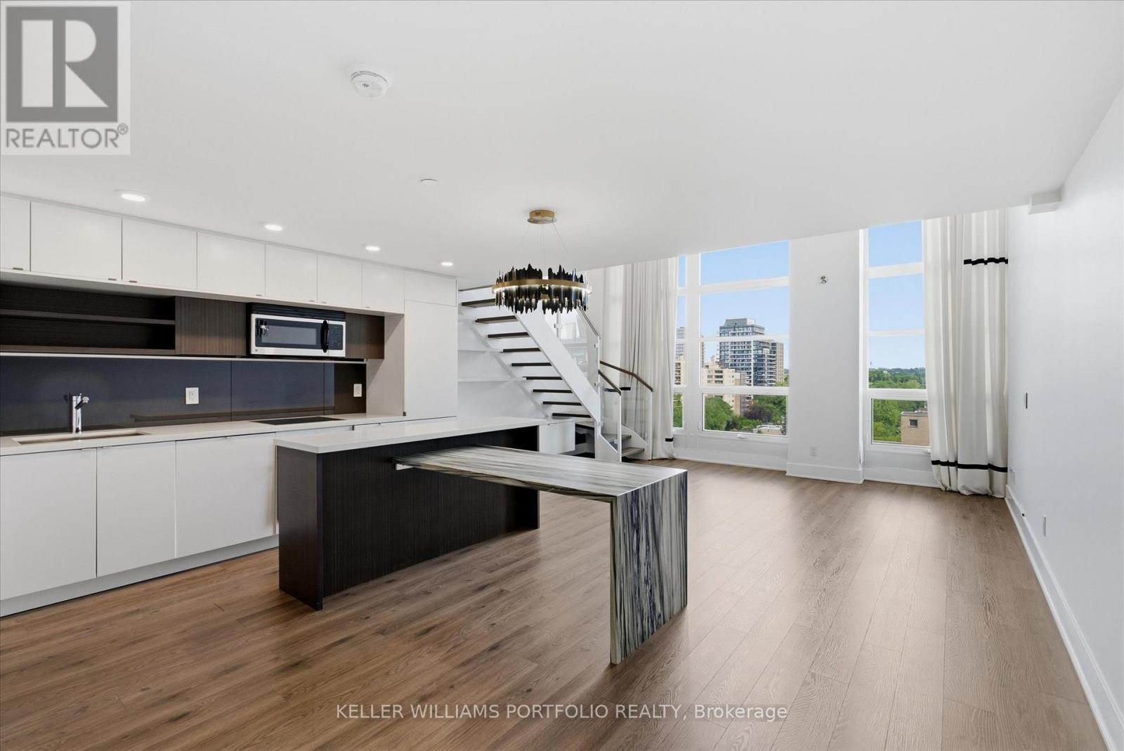 932 - 111 St Clair Avenue W, Toronto, Ontario  M4V 1N5 - Photo 8 - C13518656