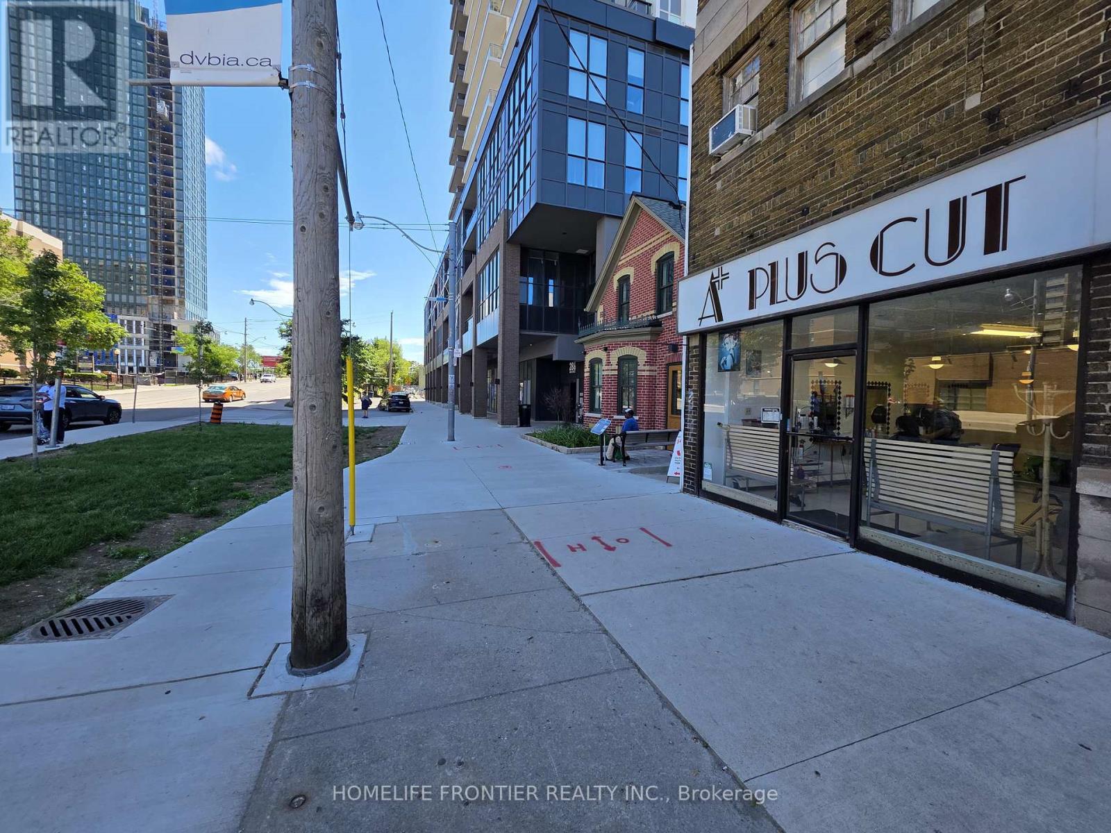 298 MAIN STREET, Toronto, Ontario